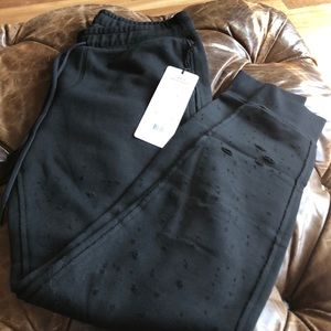 COPY - NWT Alo Black Fierce size S. Sweatpant.